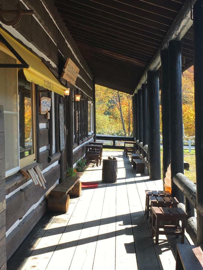 Hotel The Yurts At Margo'S Garden, Kiroro Akaigawa Esterno foto